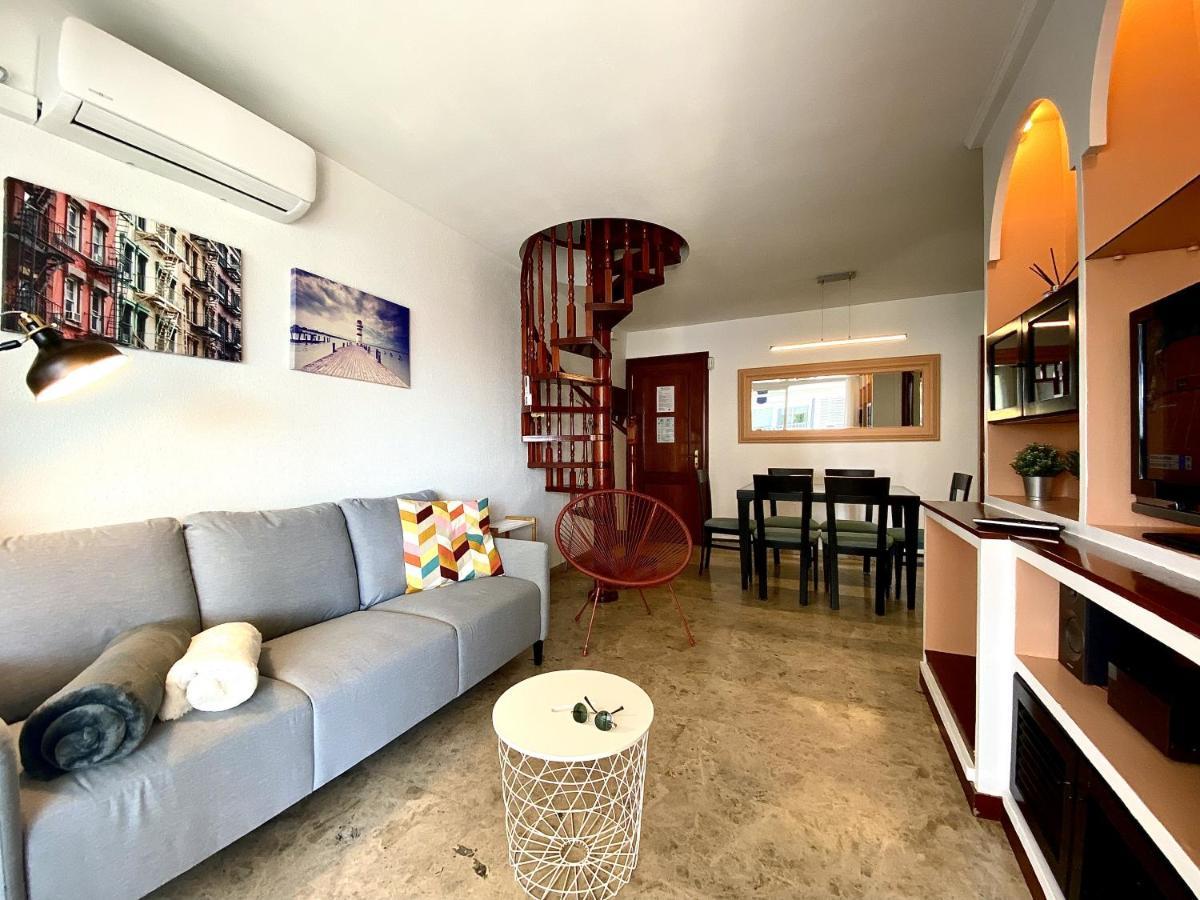 Duplex Oasis Apartment Ситжес Екстериор снимка
